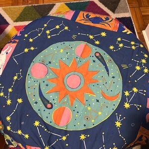 GREAT CONDITION LUSH KNOT WRAP: ZODIAC